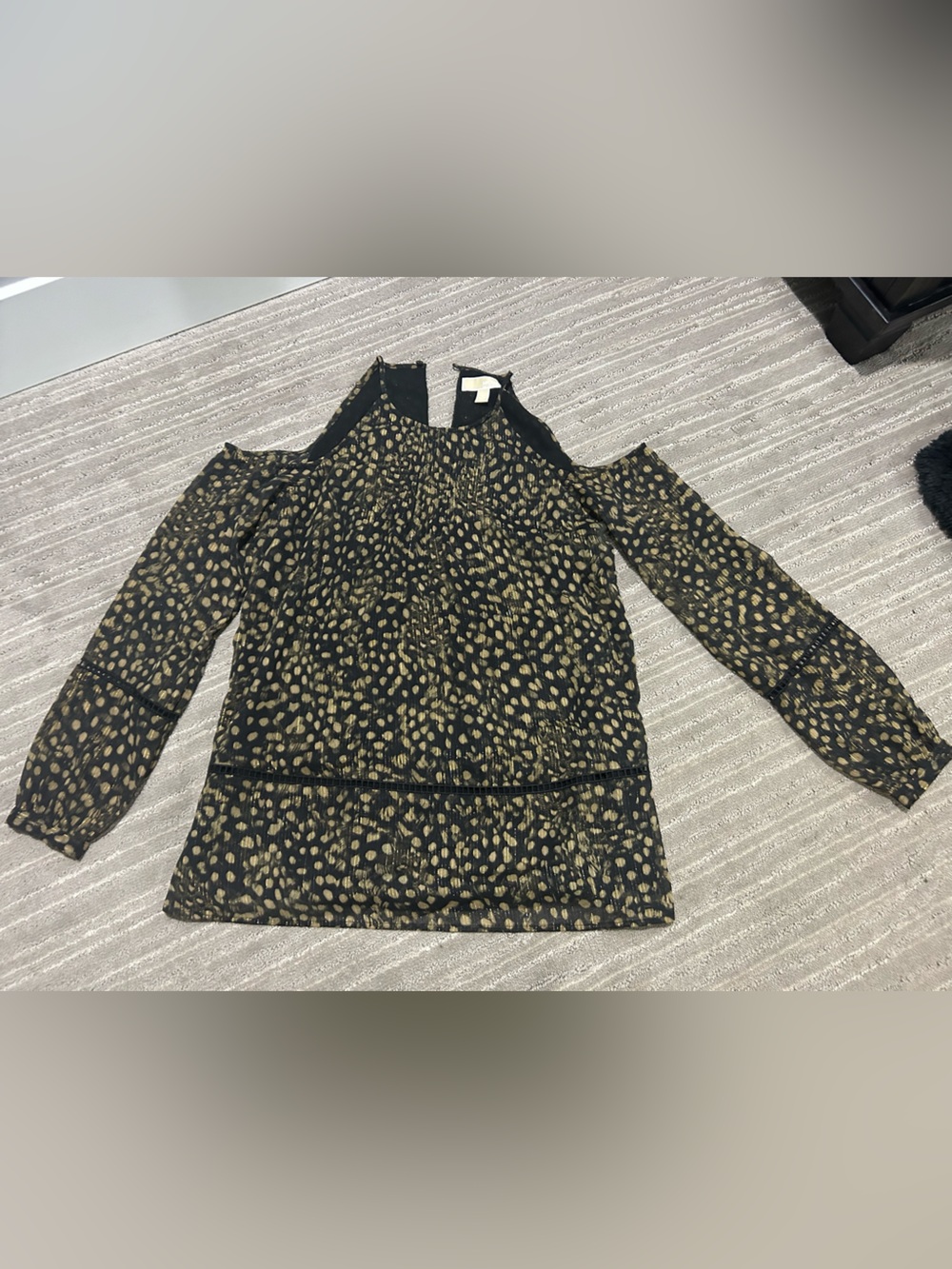 MICHAEL Michael Kors Black and Gold Cold-Shoulder Animal Print Blouse sz medium